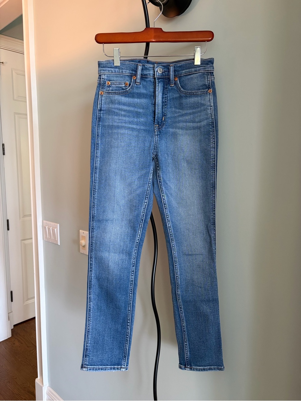 GAP
VINTAGE SLIM HIGH RISE JEANS
